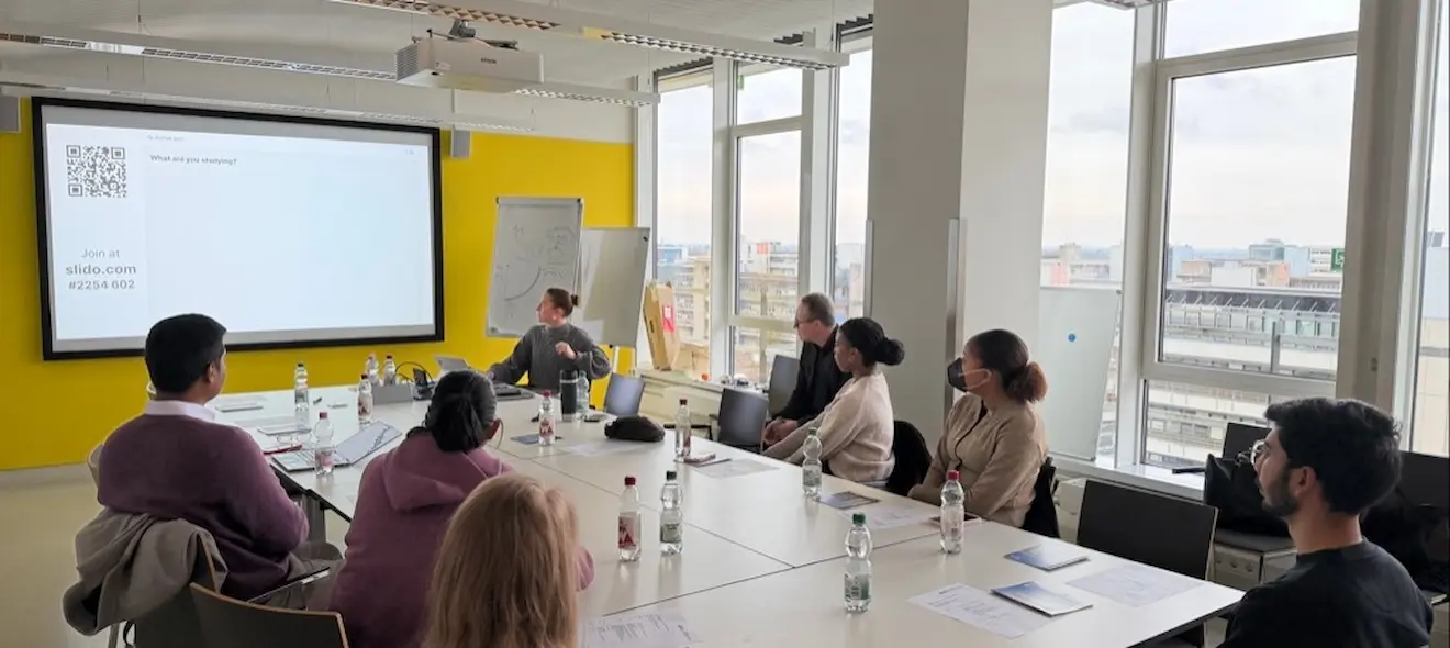 Students From Schiller Visited The German Cancer Research Center