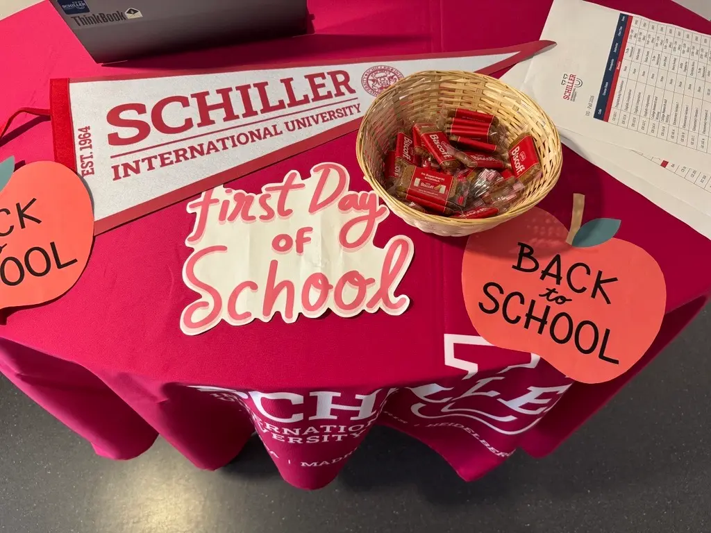 Schiller Welcomes New UG Students