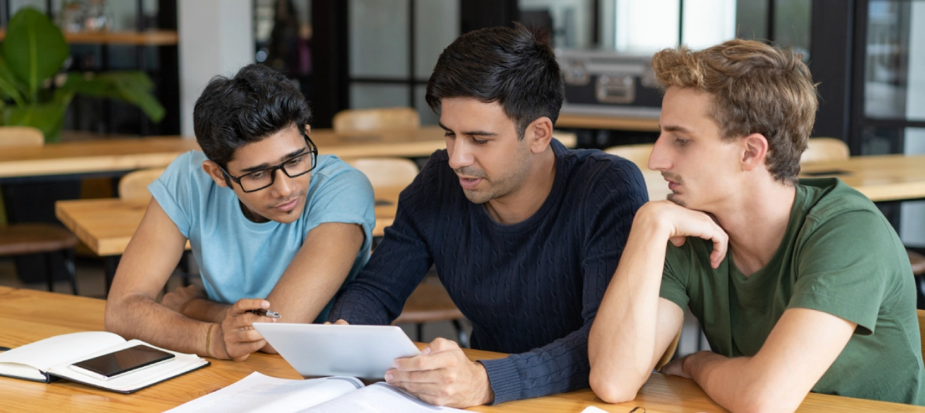 Students Choosing The Right University For Them