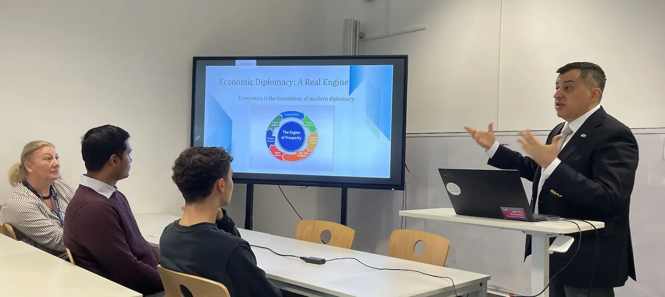 Lecture on International Diplomacy at Schiller