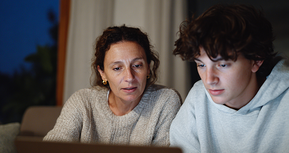 Complete the DS-160 Form and Pay the Fee